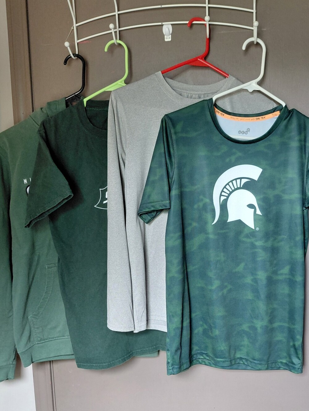 Michigan State Spartans T-shirts And Hoodie Bundle